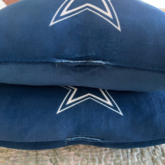 DALLAS COWBOYS DECOR PILLOWS 2-PACK NWOT - Picture 7 of 8